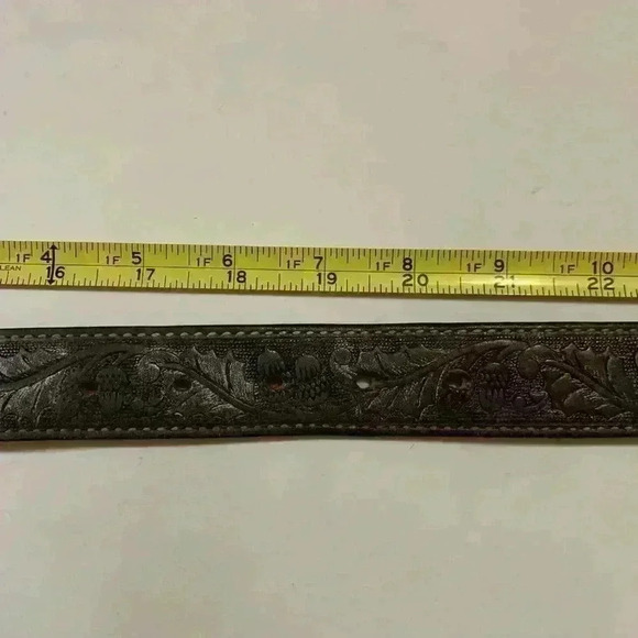 Vintage Wright Tooled Leather Child’s Belt Acorns Feathers Design 20” TONY. - Picture 7 of 8